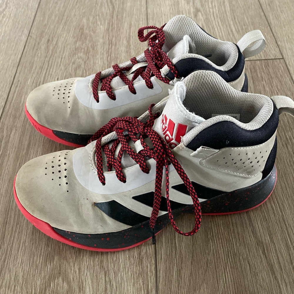 Adidas Cross Em Up 5 Basketball Shoe boys size 3 kids
